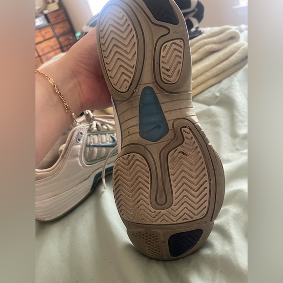 Nike Zoom Air Sneakers - Picture 5 of 9